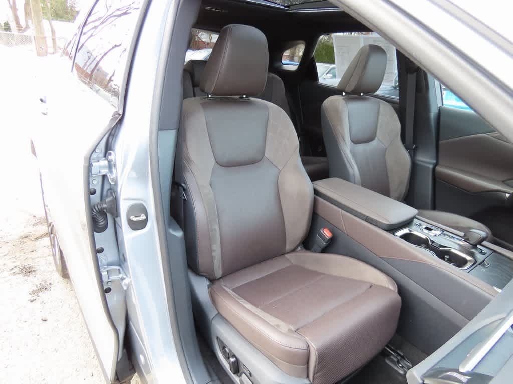 Thumbnail: 2025 Lexus RX - 18