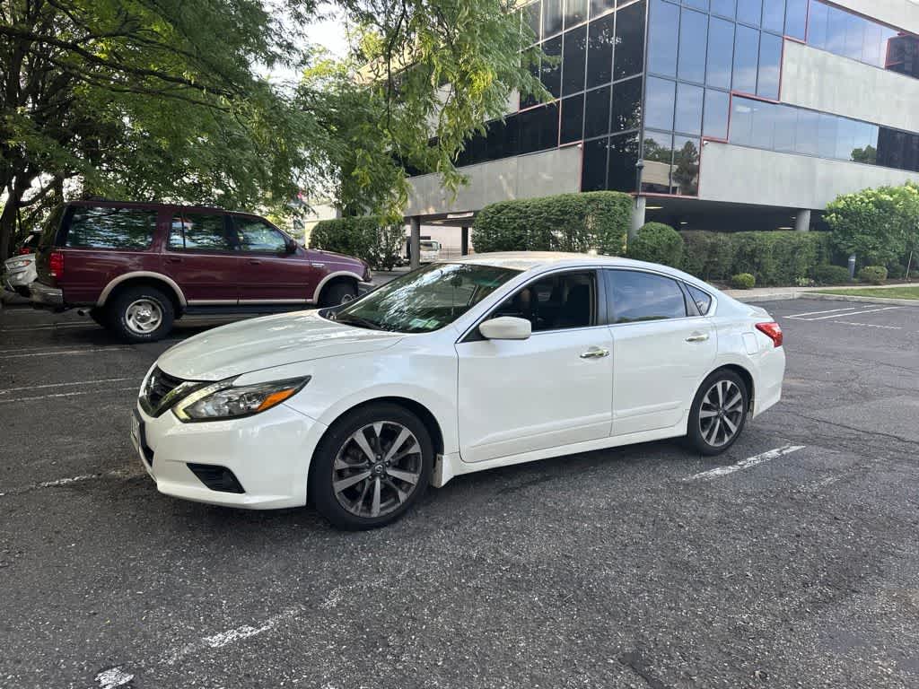 Thumbnail: 2016 Nissan Altima - 3