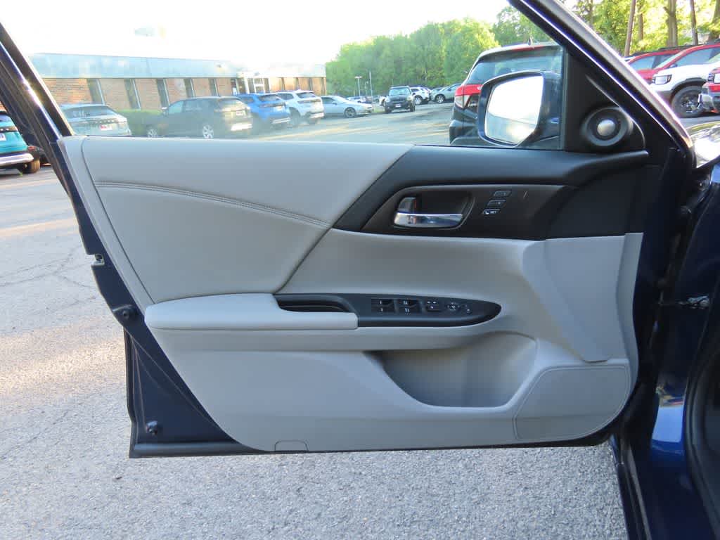 Thumbnail: 2015 Honda Accord - 15