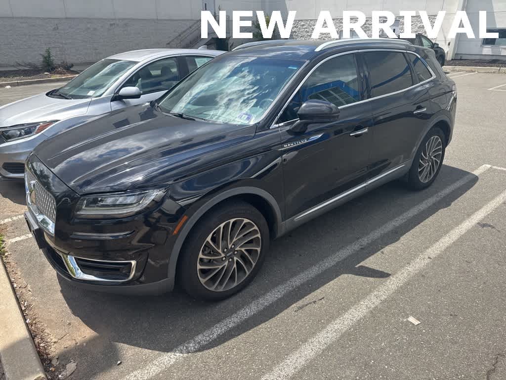 Thumbnail: 2019 Lincoln Nautilus - 4