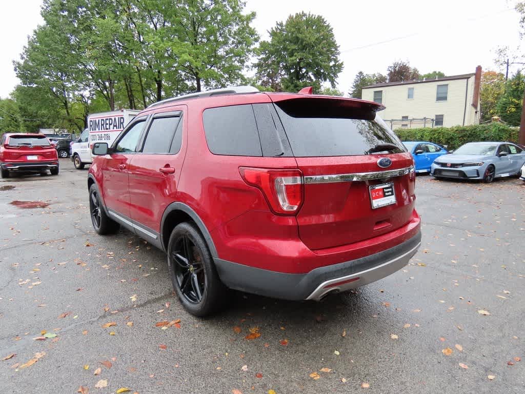 Thumbnail: 2016 Ford Explorer - 4