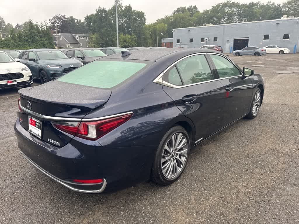 Thumbnail: 2021 Lexus ES - 10