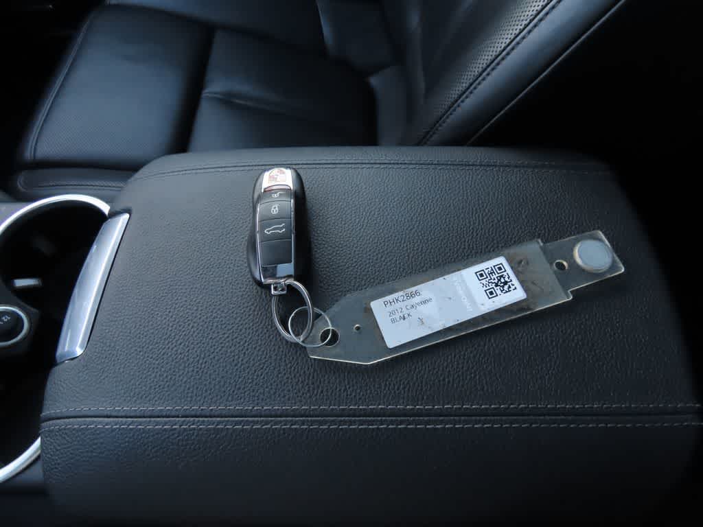 Thumbnail: 2012 Porsche Cayenne - 27