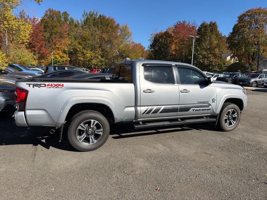 Thumbnail: 2019 Toyota Tacoma - 9
