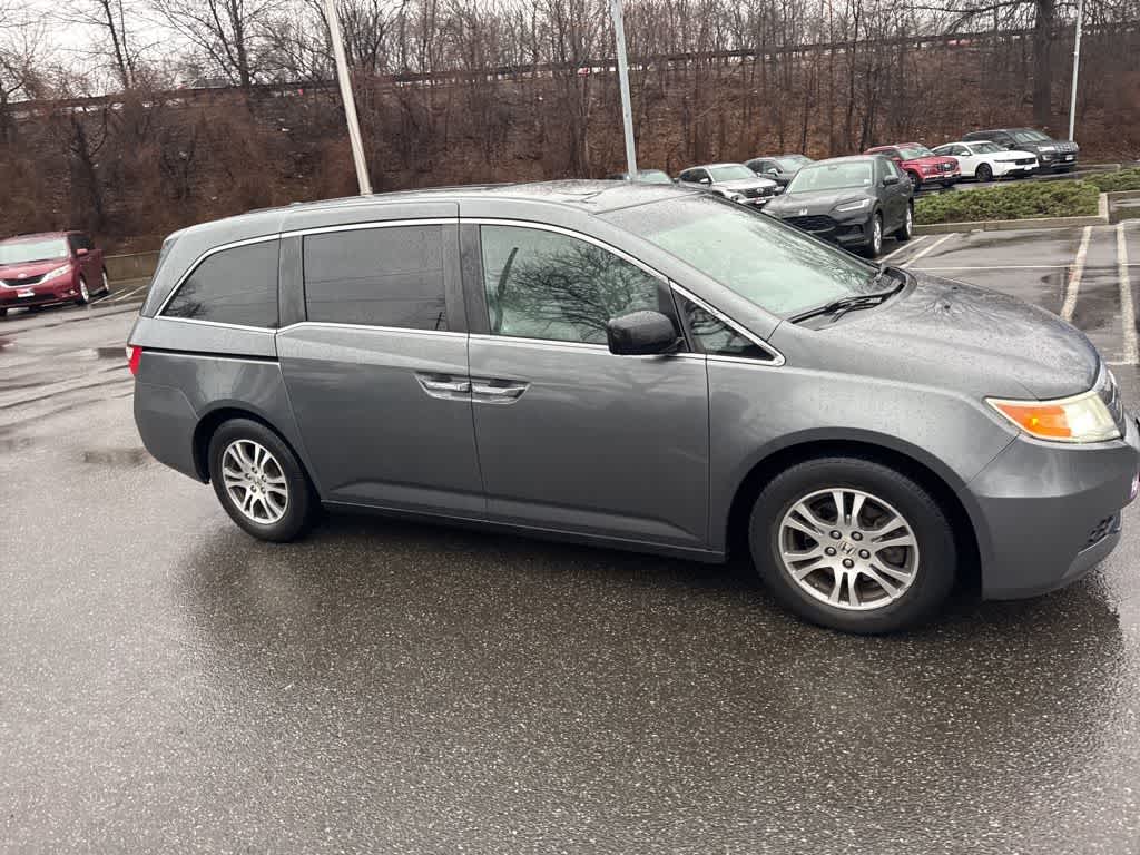 Thumbnail: 2011 Honda Odyssey - 17