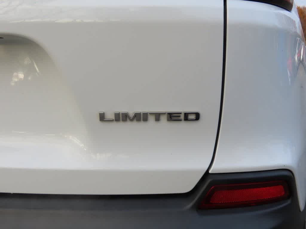 Thumbnail: 2021 Jeep Cherokee - 8