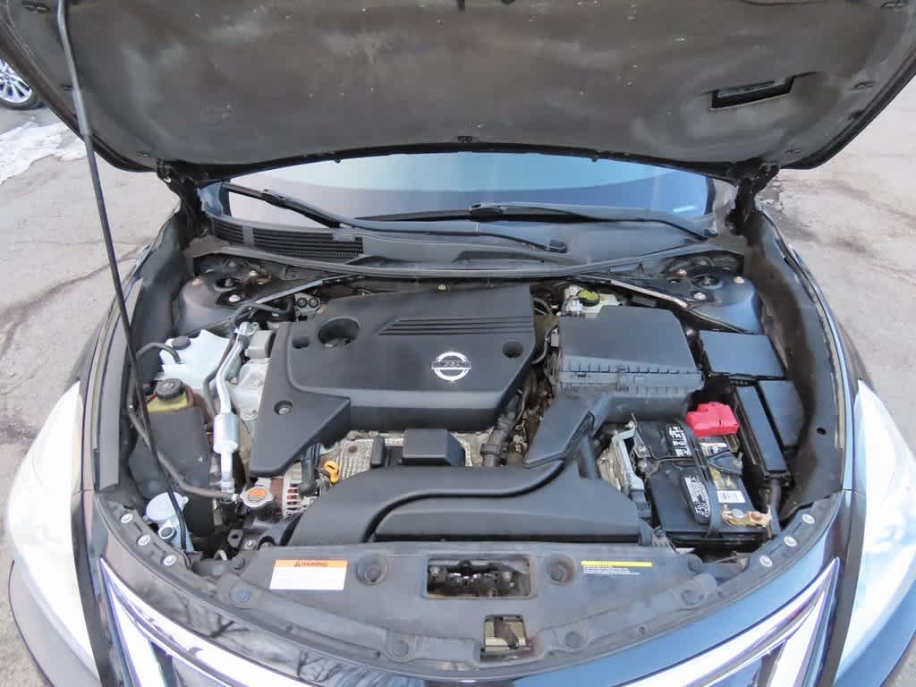 Thumbnail: 2015 Nissan Altima - 10