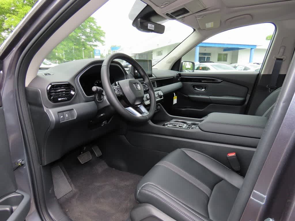 2025 Honda Pilot Touring 2
