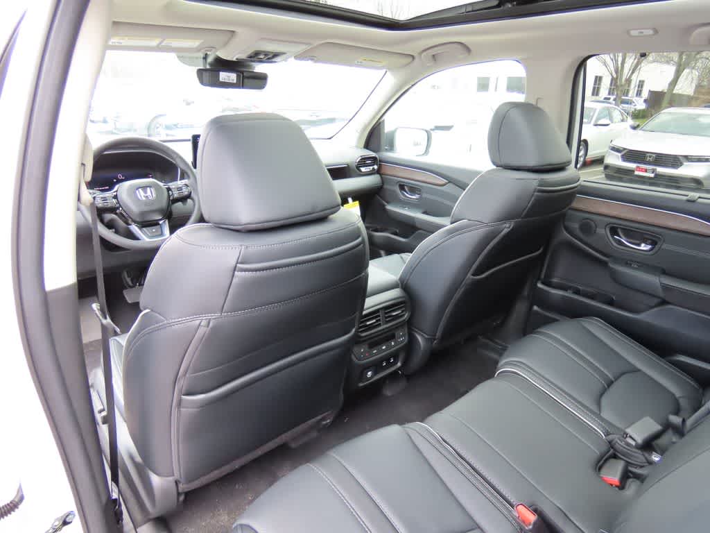 Thumbnail: 2026 Honda Pilot - 17