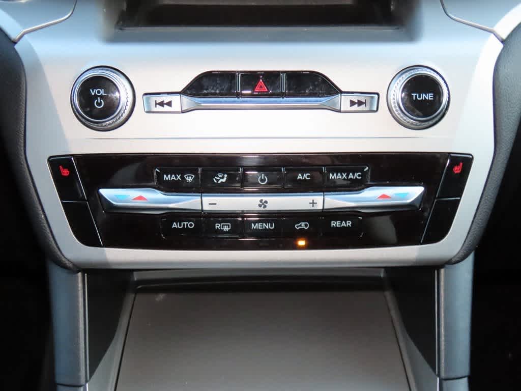 Thumbnail: 2022 Ford Explorer - 21