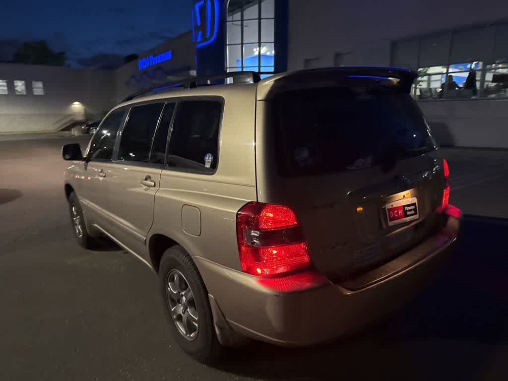 Thumbnail: 2004 Toyota Highlander - 16