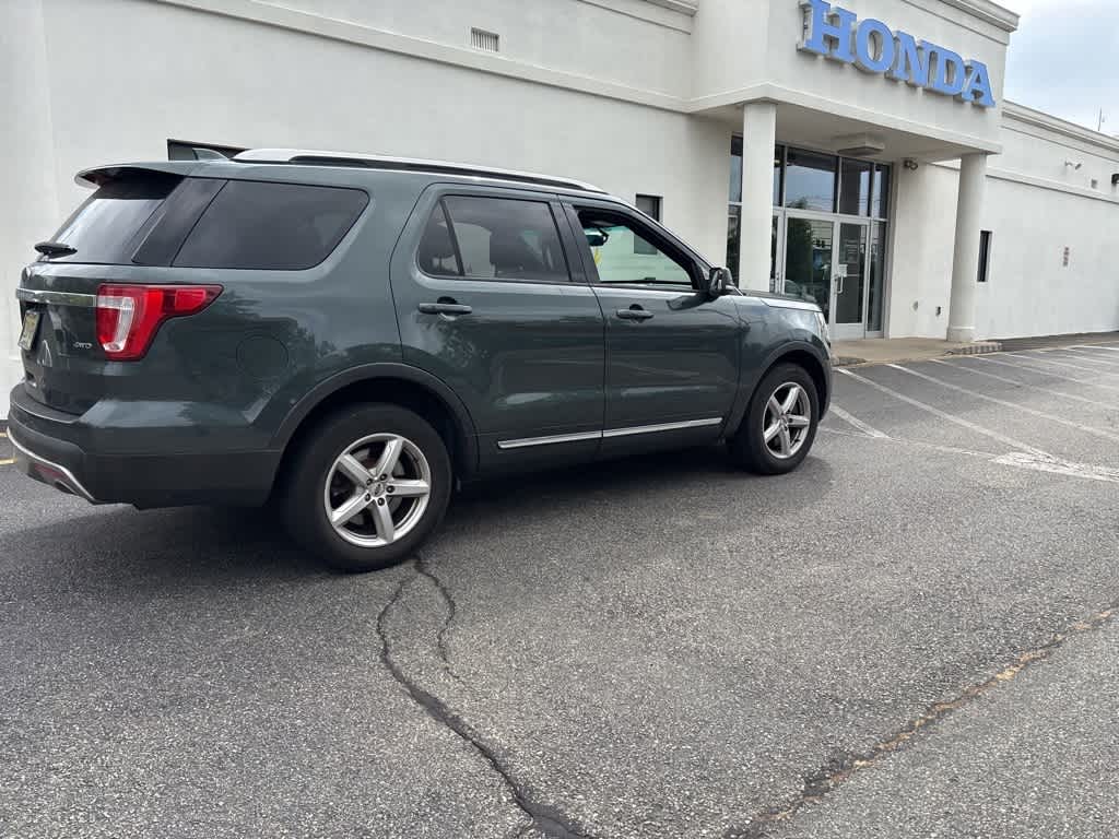 Thumbnail: 2016 Ford Explorer - 12