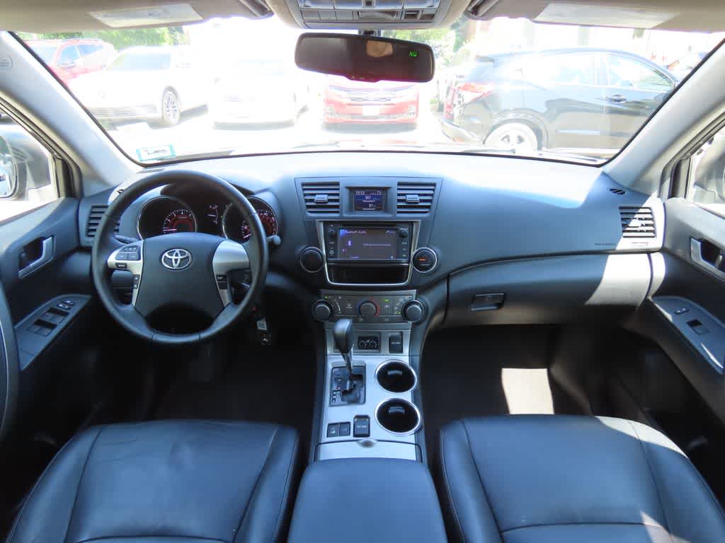 Thumbnail: 2013 Toyota Highlander - 19