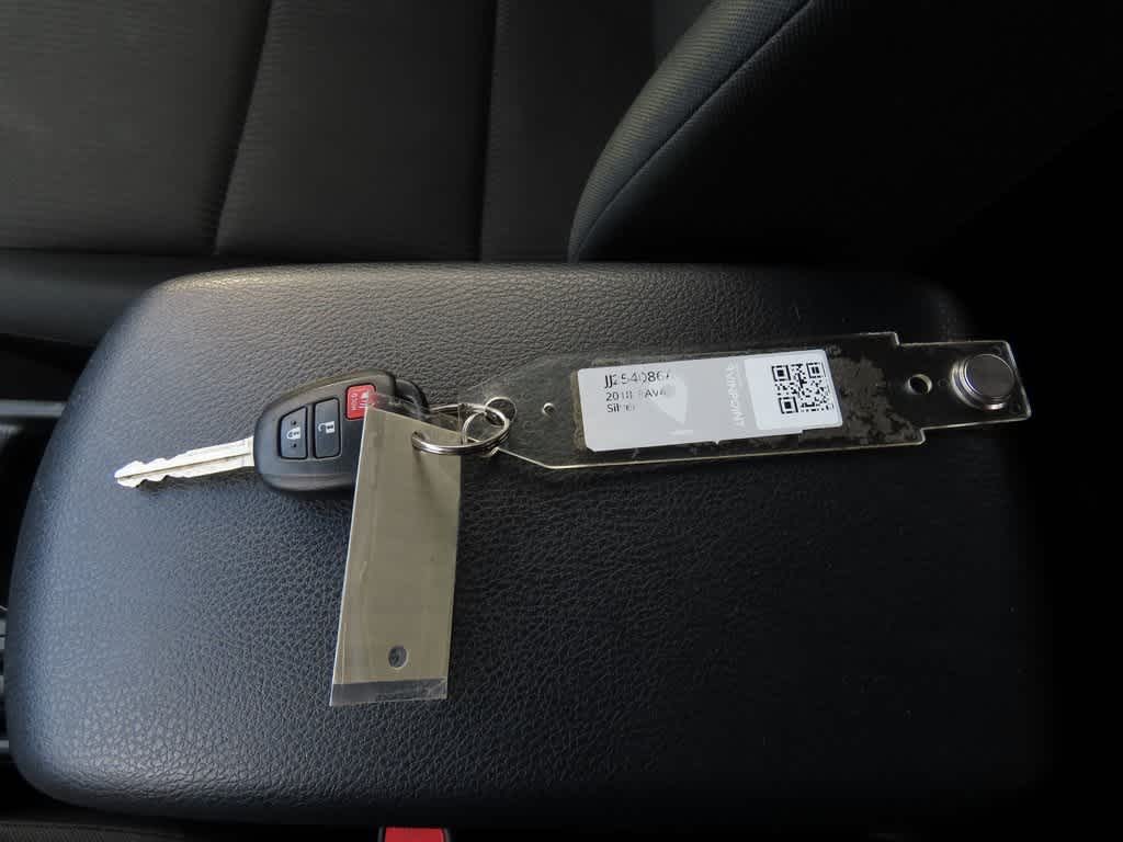 Thumbnail: 2018 Toyota RAV4 - 25