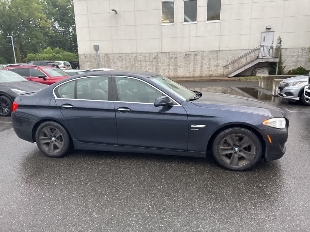 Thumbnail: 2011 BMW 5 Series - 12