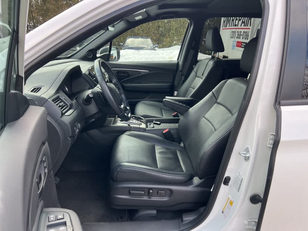 Thumbnail: 2023 Honda Passport - 25