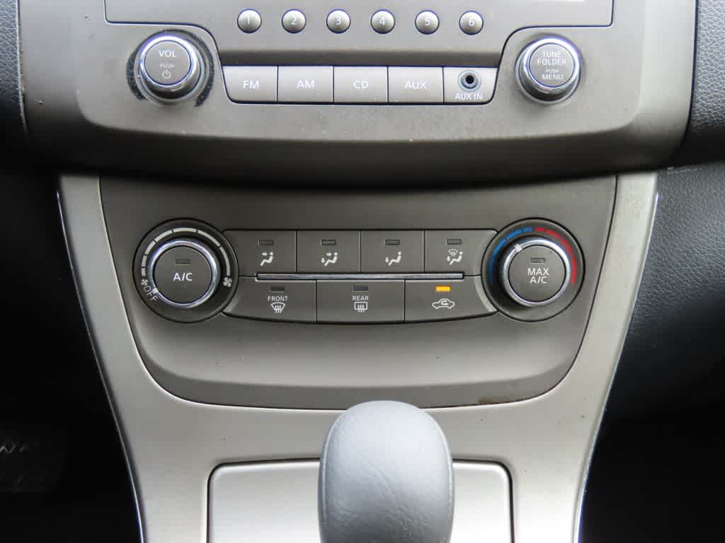 Thumbnail: 2014 Nissan Sentra - 20