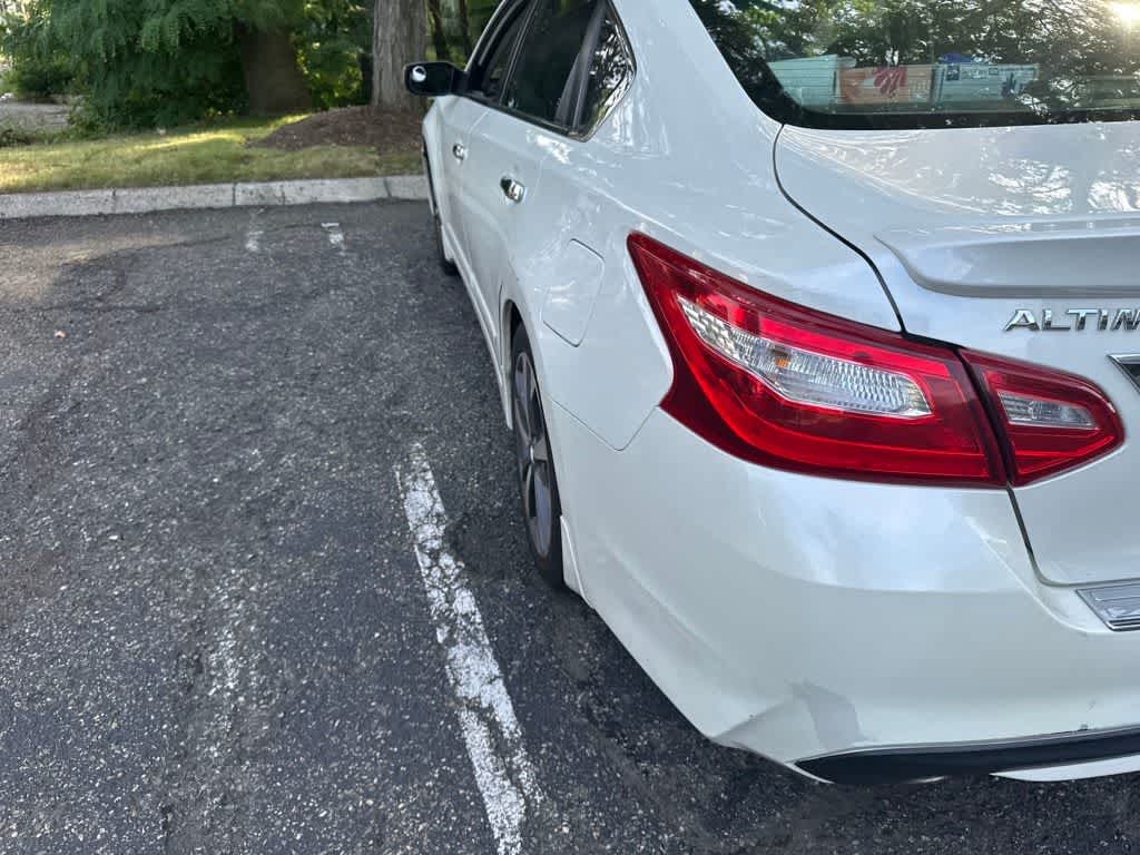 Thumbnail: 2016 Nissan Altima - 13