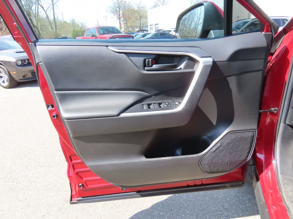 Thumbnail: 2022 Toyota RAV4 - 15