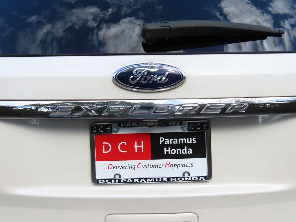 Thumbnail: 2015 Ford Explorer - 7