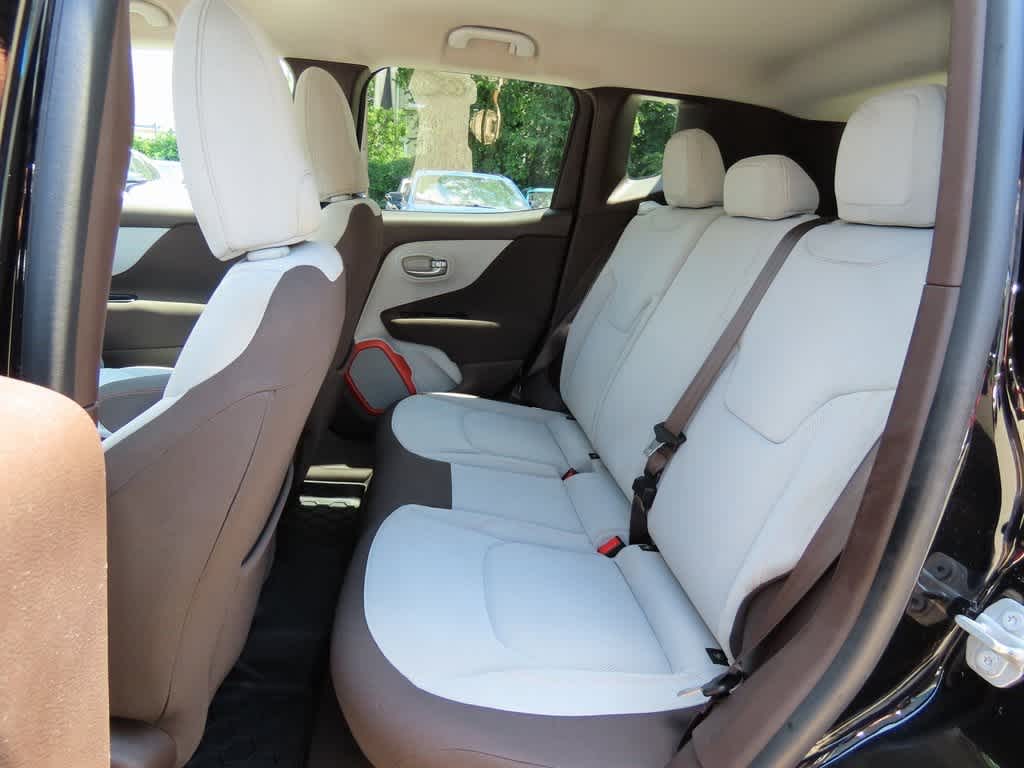 Thumbnail: 2015 Jeep Renegade - 15
