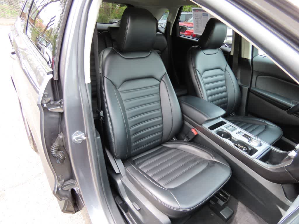 Thumbnail: 2021 Ford Edge - 15