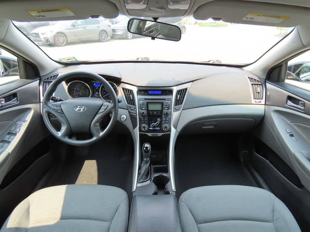 Thumbnail: 2011 Hyundai Sonata - 17