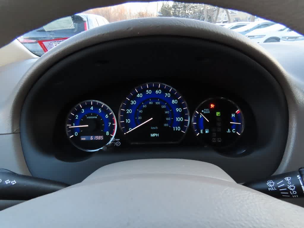 Thumbnail: 2010 Toyota Sienna - 22