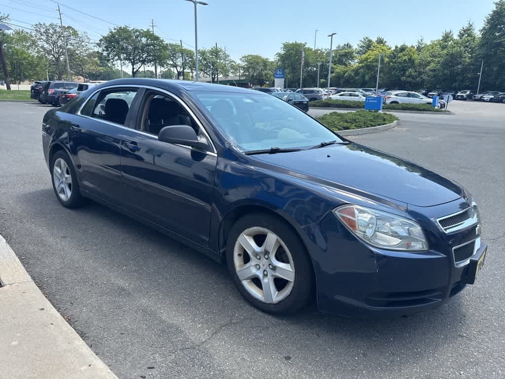Thumbnail: 2011 Chevrolet Malibu - 16