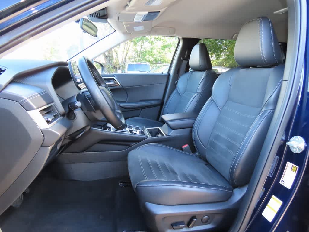 Thumbnail: 2024 Mitsubishi Outlander - 12