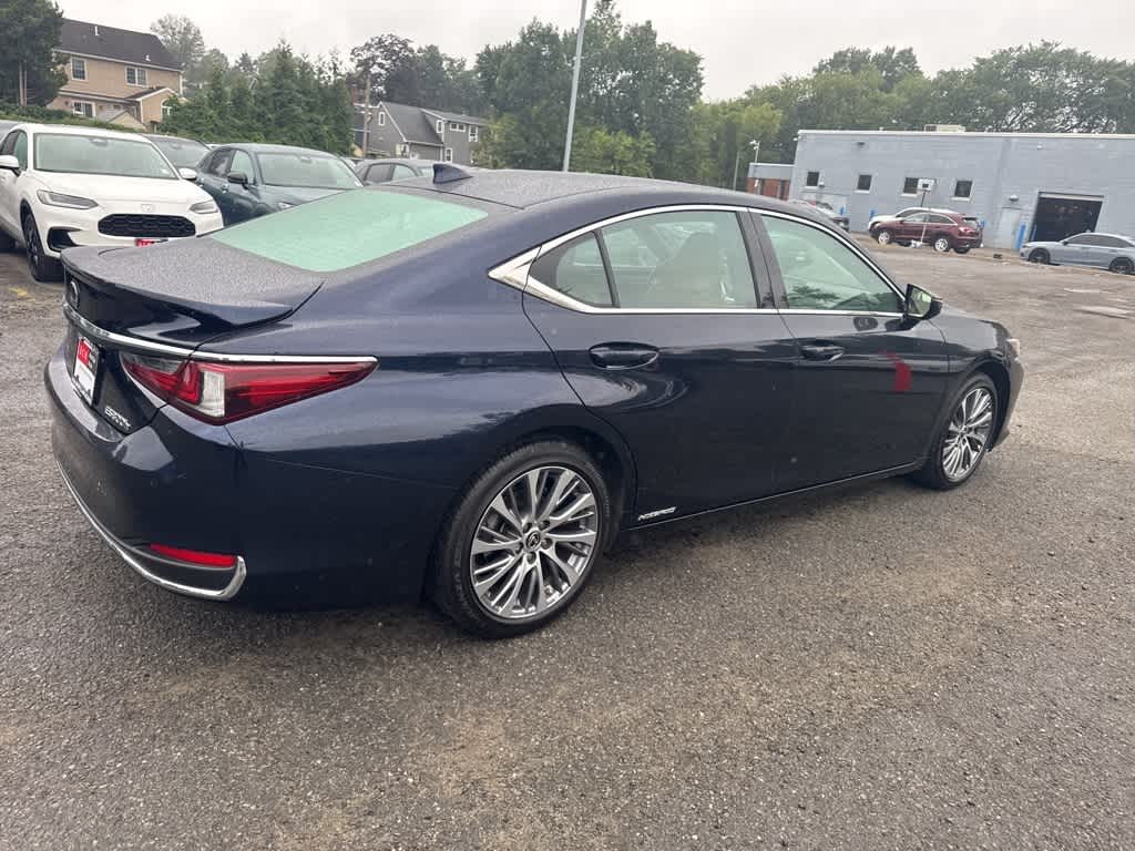 Thumbnail: 2021 Lexus ES - 11
