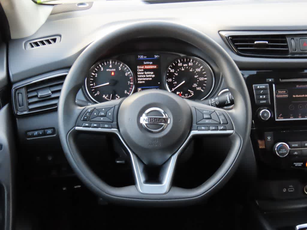 Thumbnail: 2020 Nissan Rogue Sport - 18