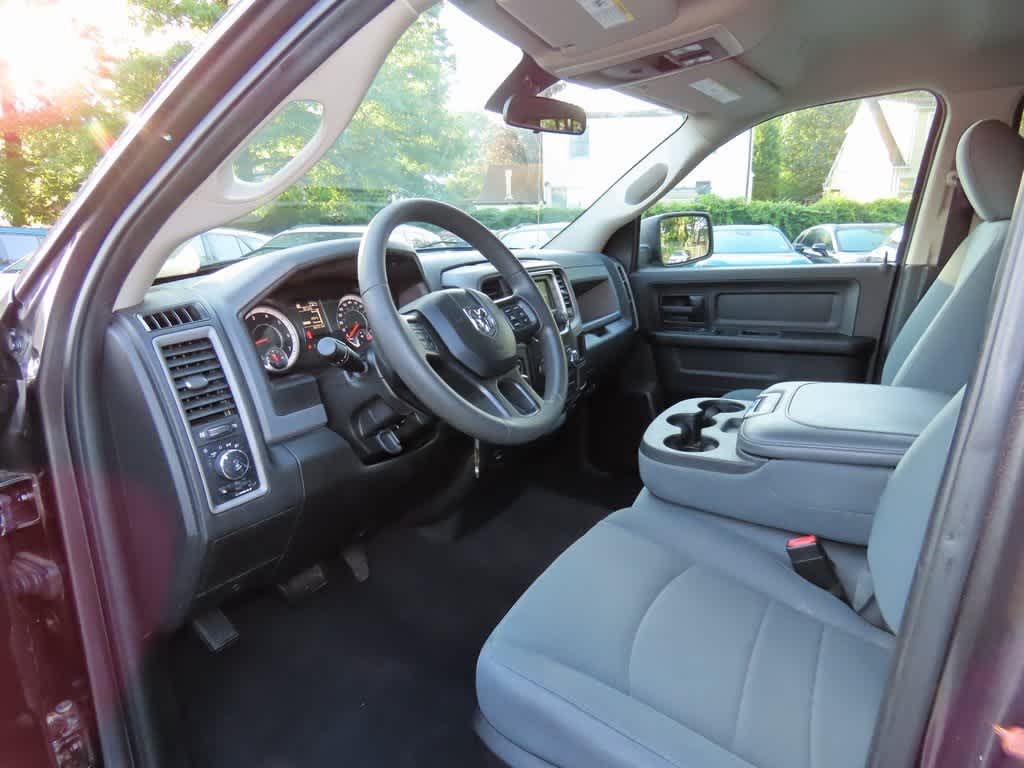 Thumbnail: 2019 RAM 1500 Classic - 2
