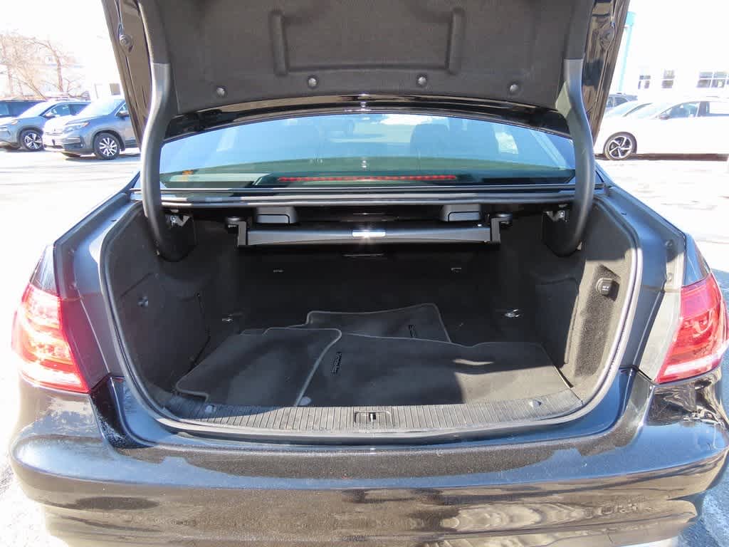 Thumbnail: 2016 Mercedes-Benz E-Class - 11