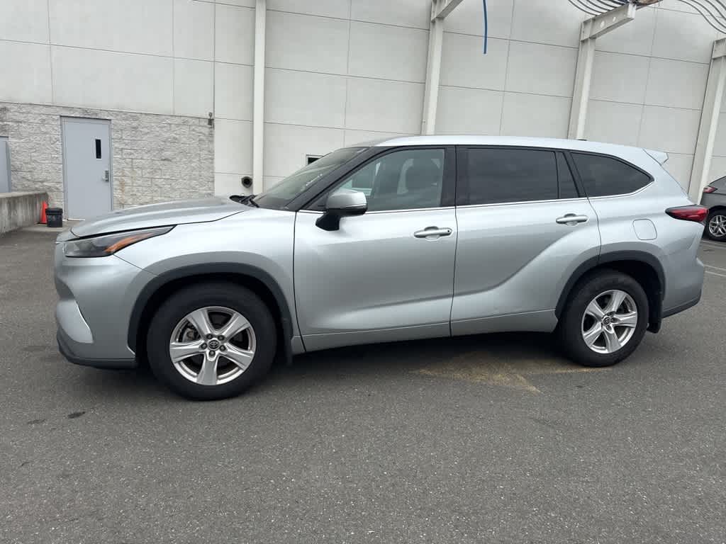 Thumbnail: 2022 Toyota Highlander - 6