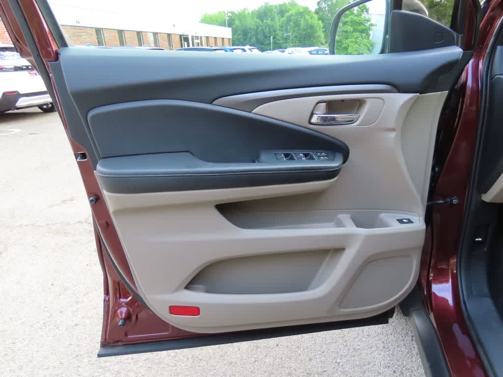 Thumbnail: 2019 Honda Pilot - 18