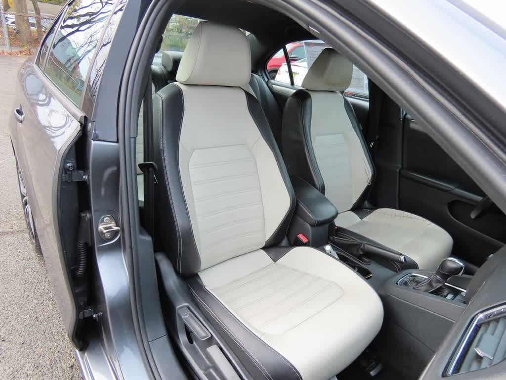 Thumbnail: 2016 Volkswagen Jetta - 16