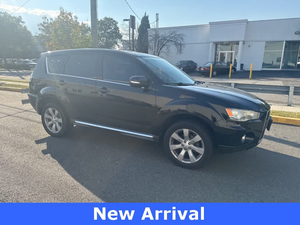 Thumbnail: 2010 Mitsubishi Outlander - 1