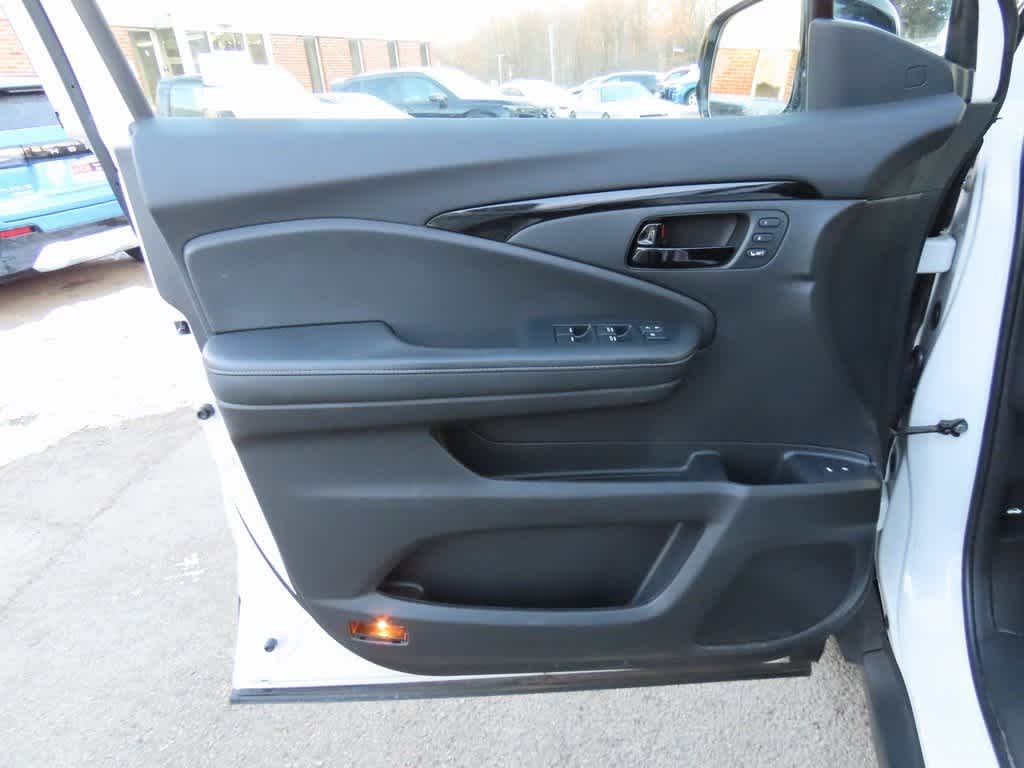 Thumbnail: 2023 Honda Passport - 15