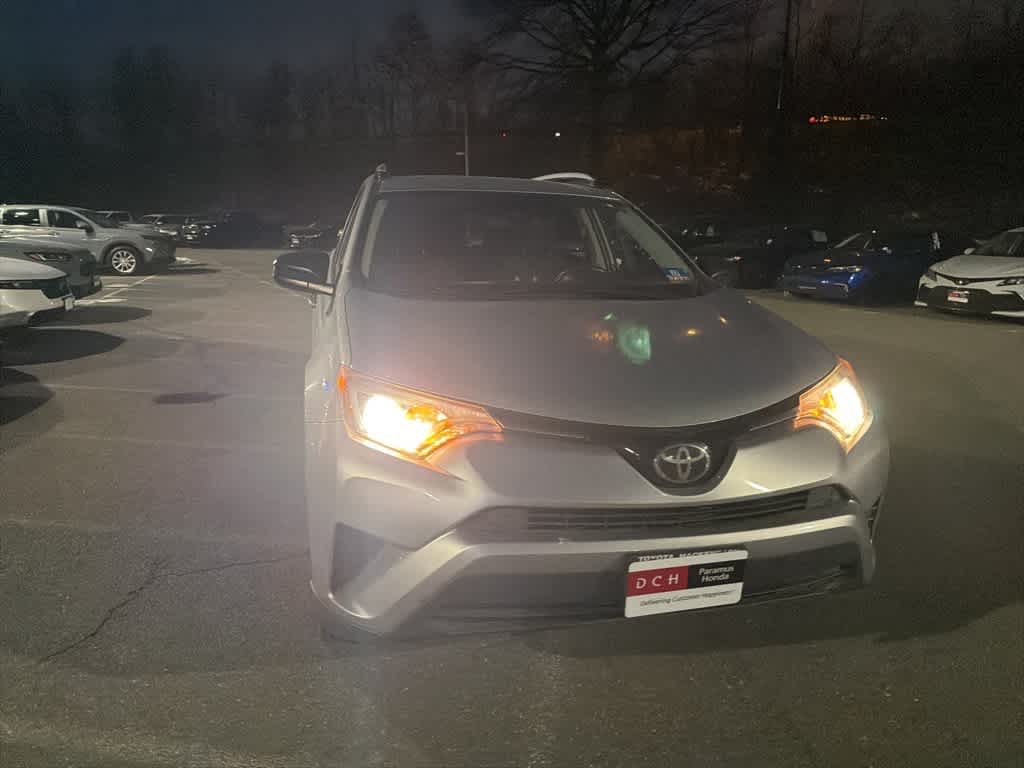 Thumbnail: 2018 Toyota RAV4 - 22