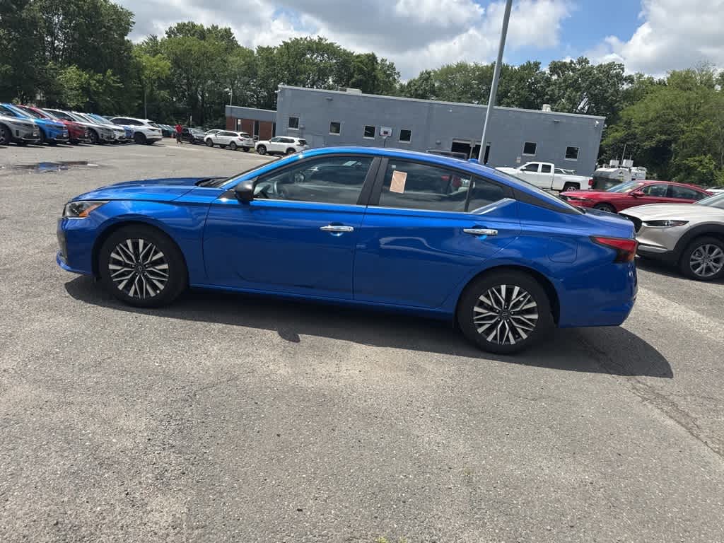 Thumbnail: 2025 Nissan Altima - 7