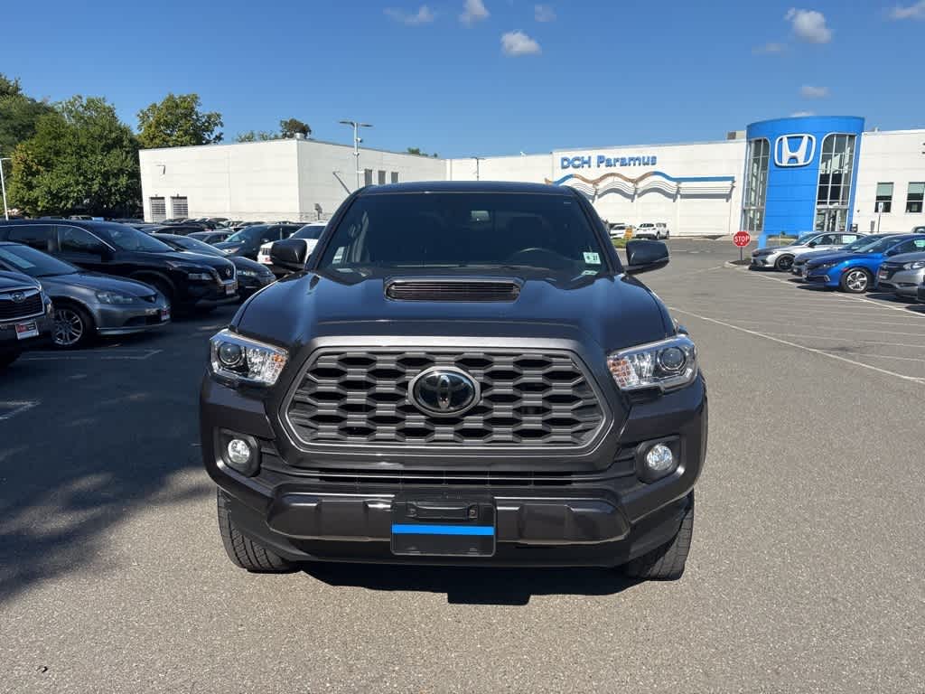Thumbnail: 2022 Toyota Tacoma - 4