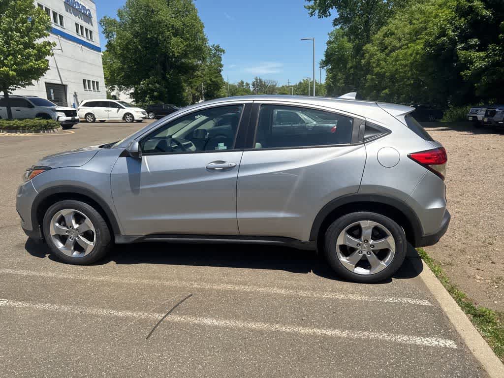 Thumbnail: 2021 Honda HR-V - 17