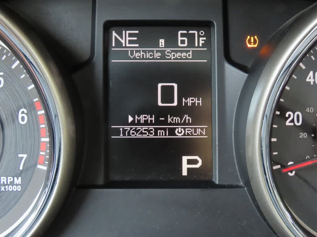 Thumbnail: 2011 Jeep Grand Cherokee - 27