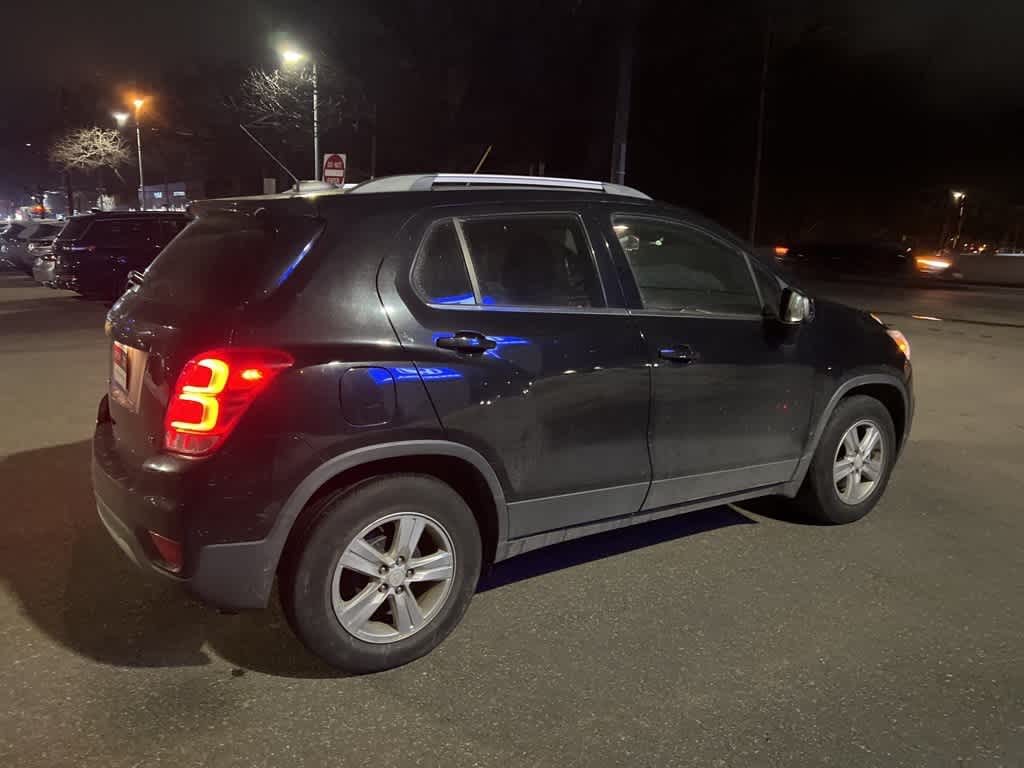 Thumbnail: 2018 Chevrolet Trax - 11