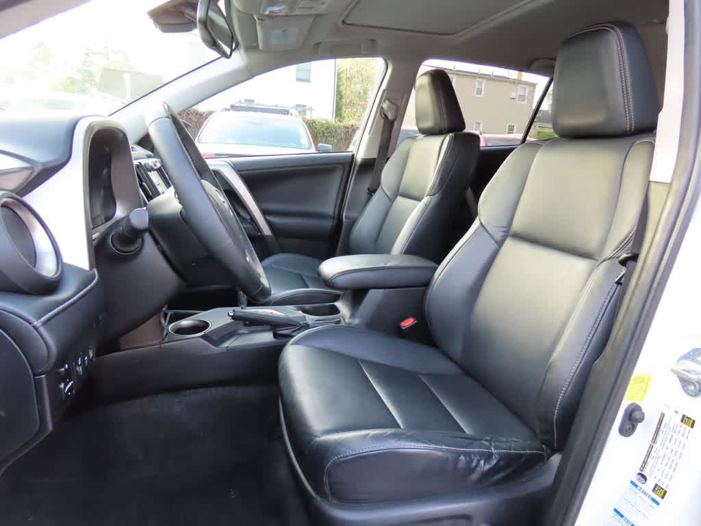 Thumbnail: 2015 Toyota RAV4 - 14