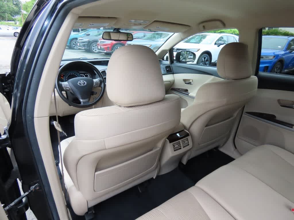 Thumbnail: 2010 Toyota Venza - 14