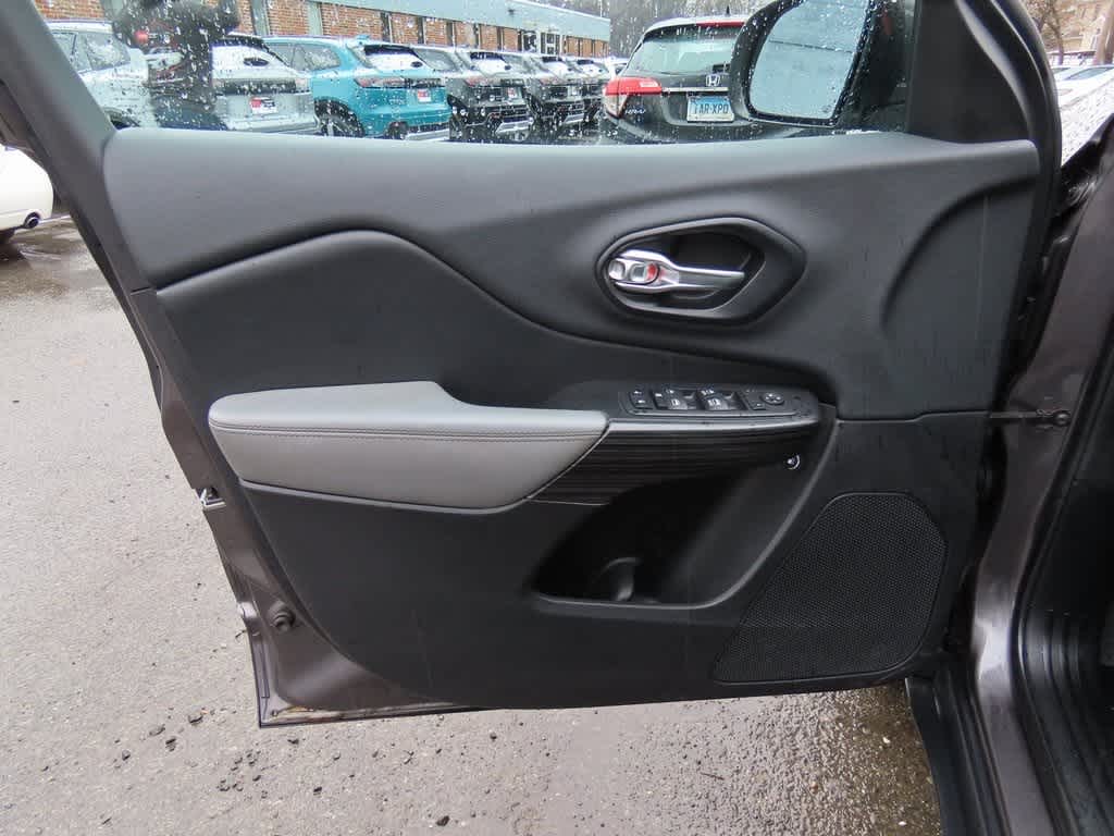 Thumbnail: 2014 Jeep Cherokee - 18