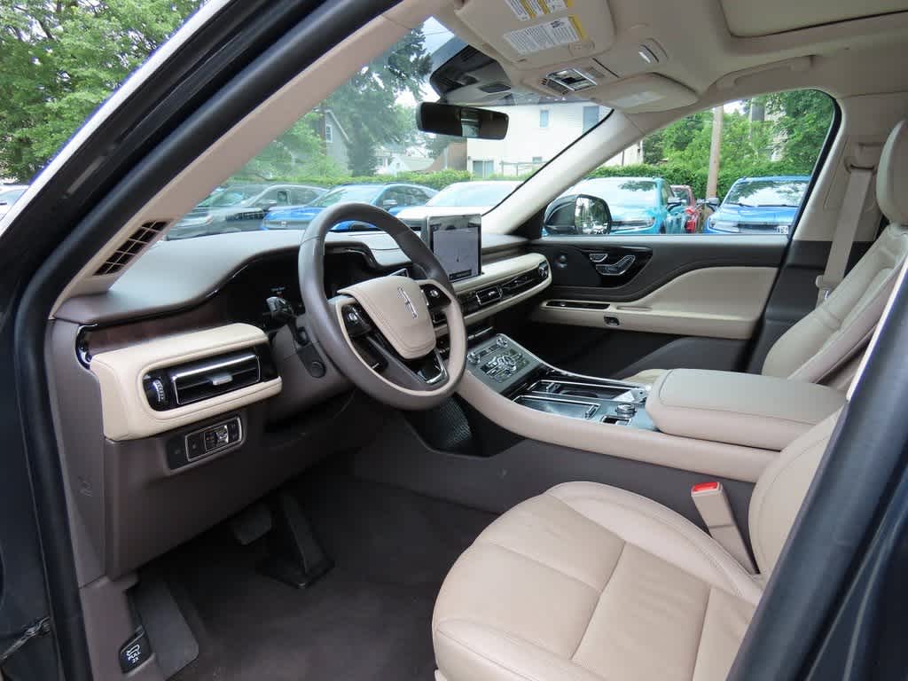 Thumbnail: 2022 Lincoln Aviator - 2