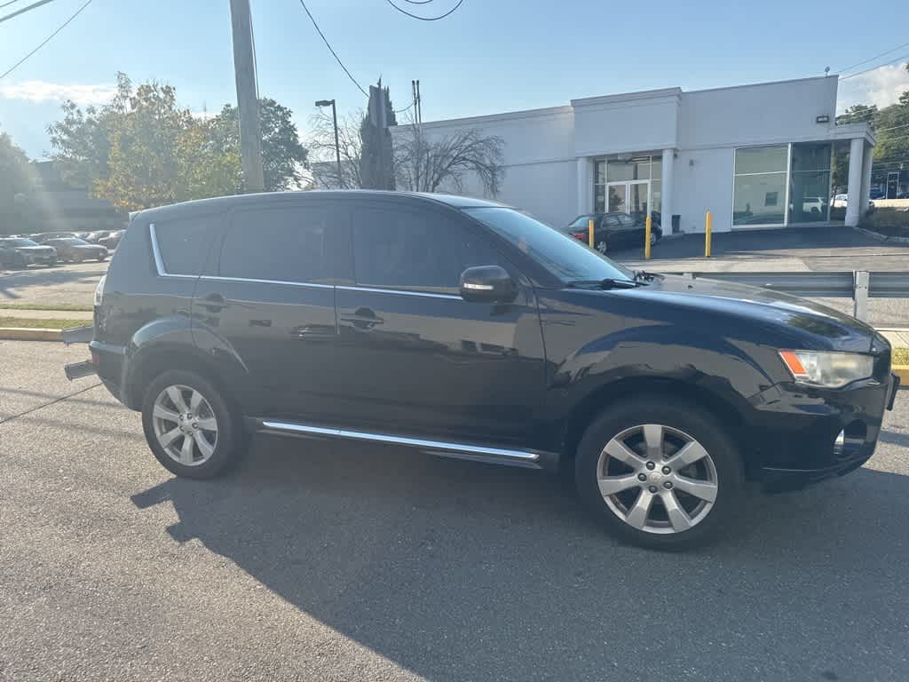 Thumbnail: 2010 Mitsubishi Outlander - 9